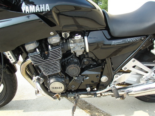 Купить мотоцикл Yamaha XJR1200R 1996 фото 12